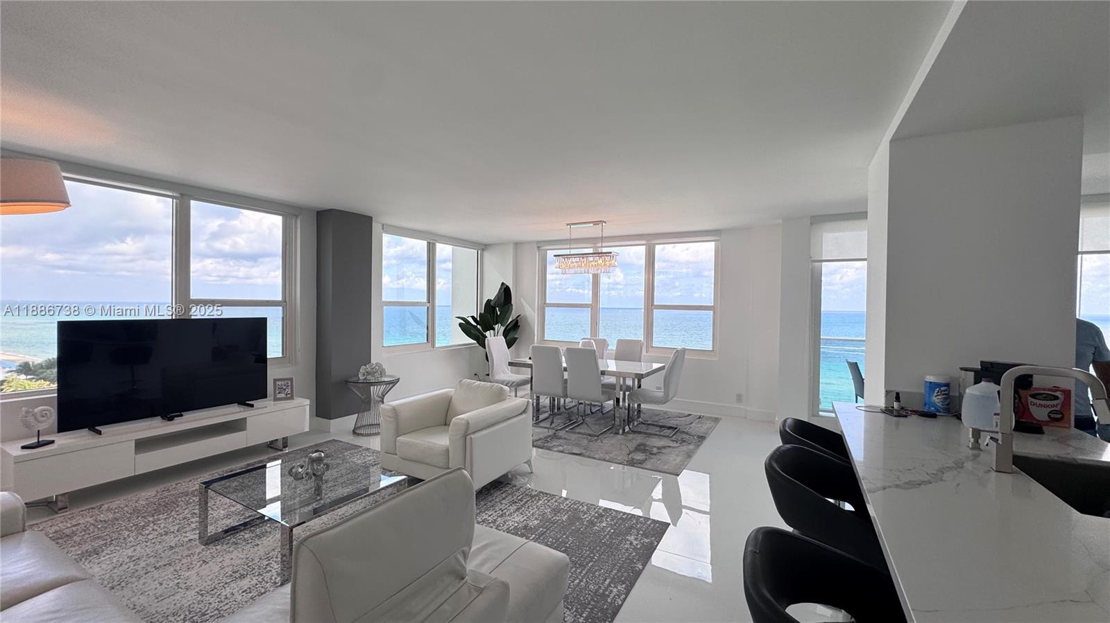 Photo of 3505 Ocean Dr  #912, Hollywood, Florida, 33019 - 