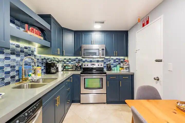 Photo of 3901 Ocean Dr  #14L, Hollywood, Florida, 33019 - 