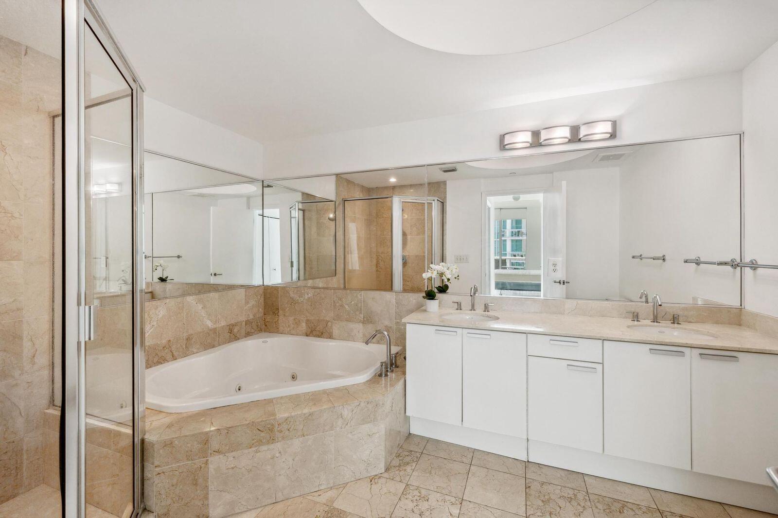 Photo of 3131 188th #2-705, Aventura, Florida, 33180 - PHOTO-2025-09-24-10-42-03