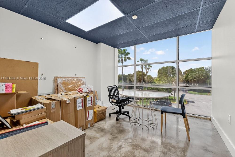 4A  /   sq. ft. $ 2025-09-29 0 foto