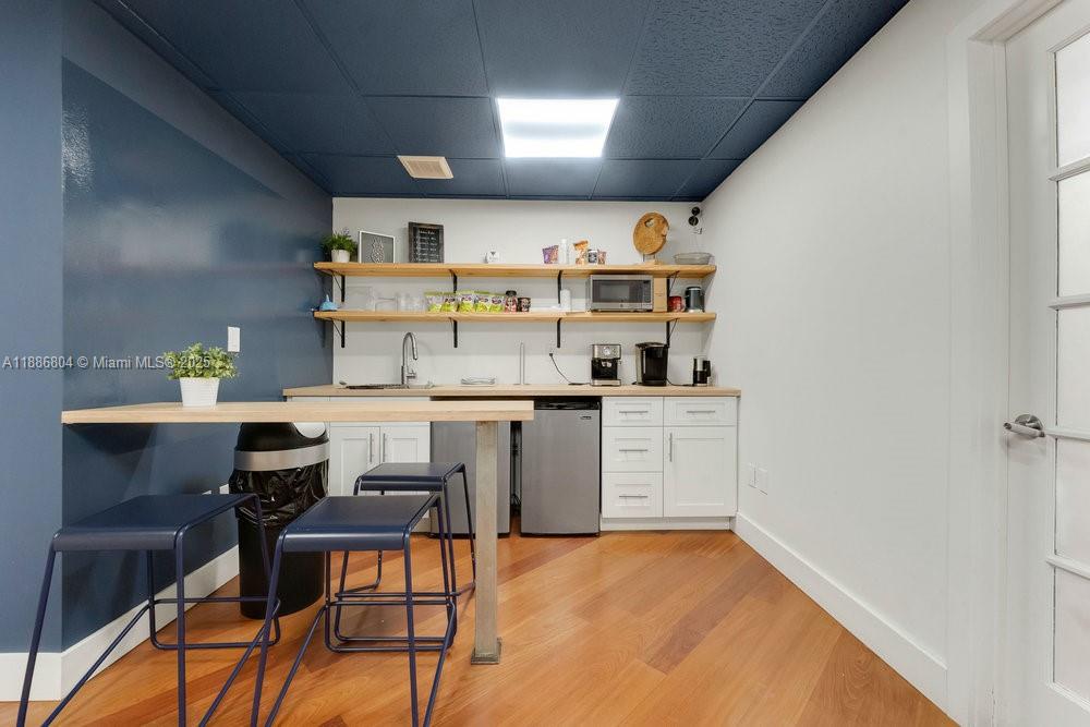 4A  /   sq. ft. $ 2025-09-29 0 foto