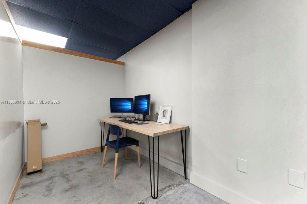 4A  /   sq. ft. $ 2025-09-29 0 foto