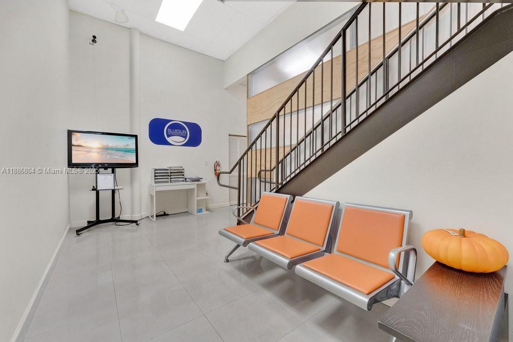 4A  /   sq. ft. $ 2025-09-29 0 foto