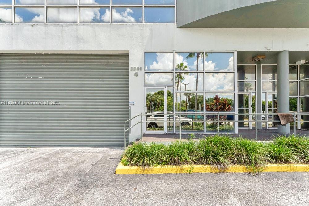 4A  /   sq. ft. $ 2025-09-29 0 foto