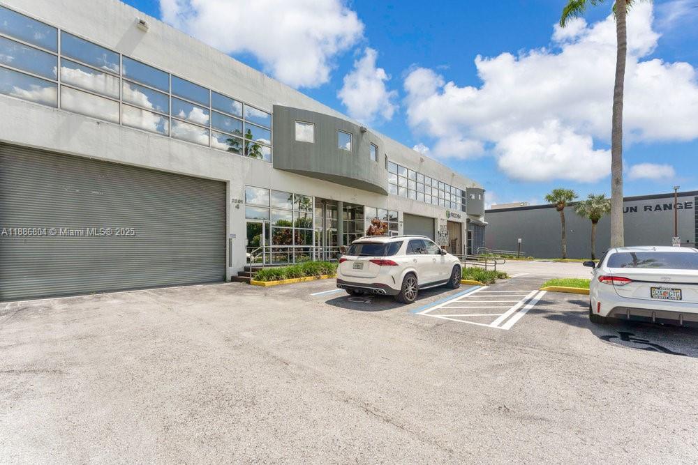 4A  /   sq. ft. $ 2025-09-29 0 foto
