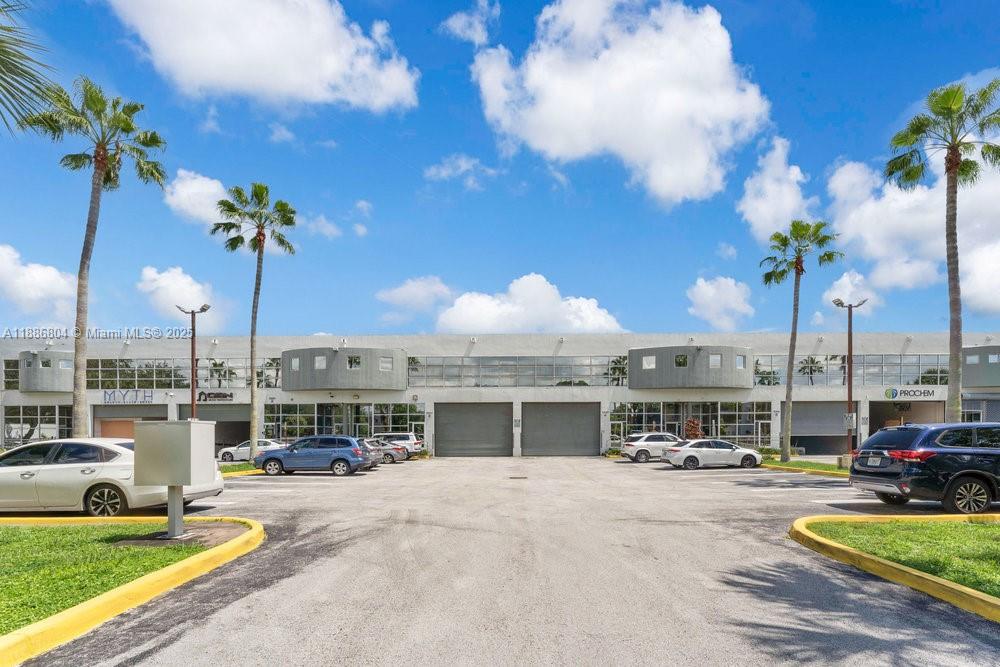 4A  /   sq. ft. $ 2025-09-29 0 foto