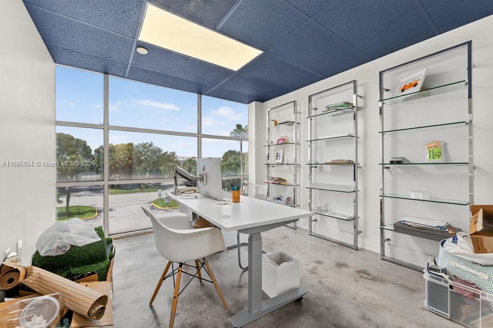 4A  /   sq. ft. $ 2025-09-29 0 foto