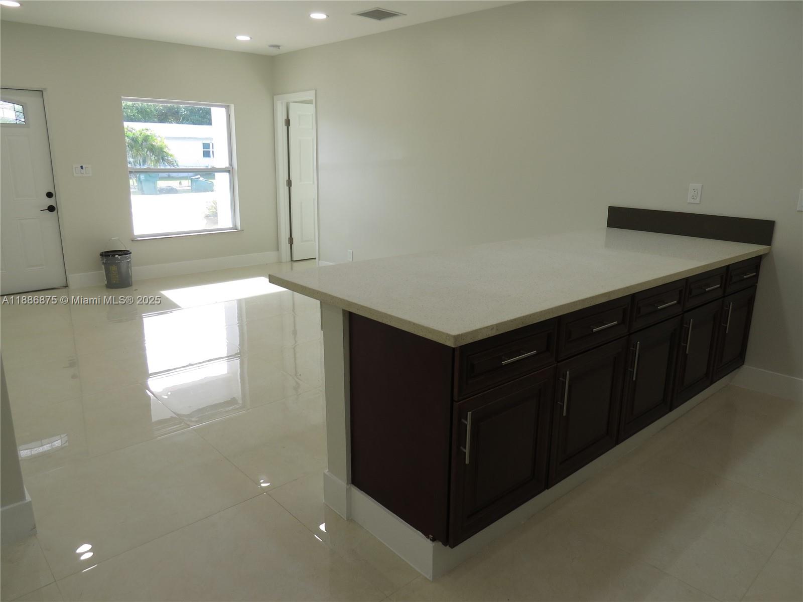   /  2780 sq. ft. $ 2025-09-29 0 Photo
