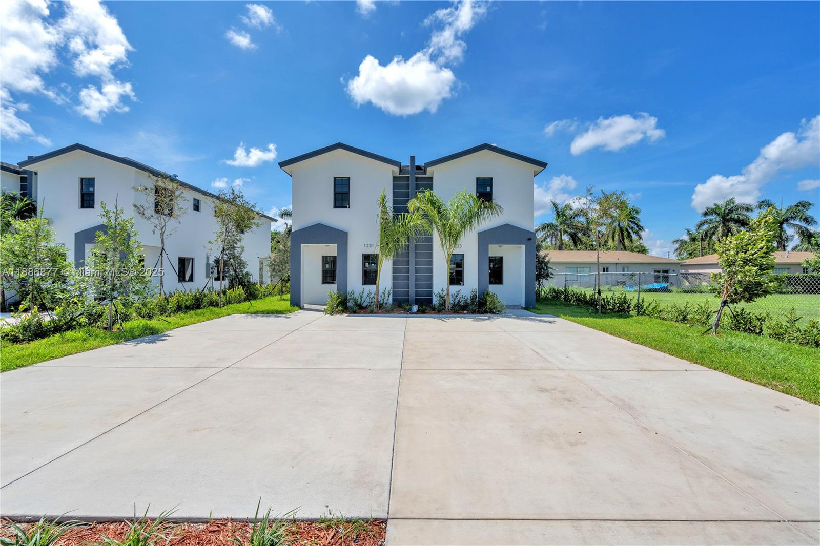   /  2400 sq. ft. $ 2025-09-29 0 Photo