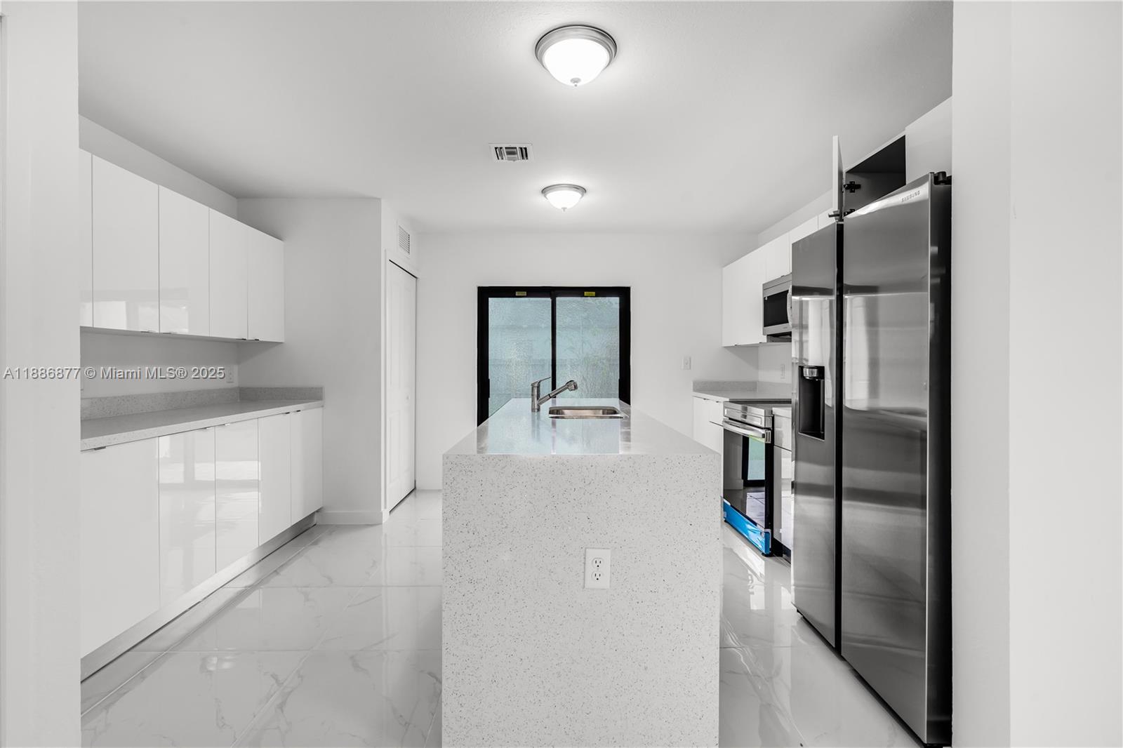   /  2400 sq. ft. $ 2025-09-29 0 Photo