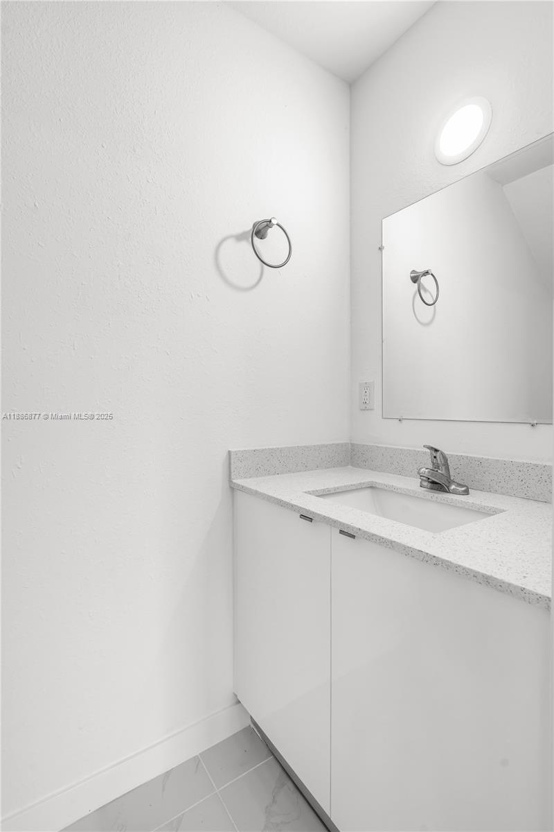   /  2400 sq. ft. $ 2025-09-29 0 Photo