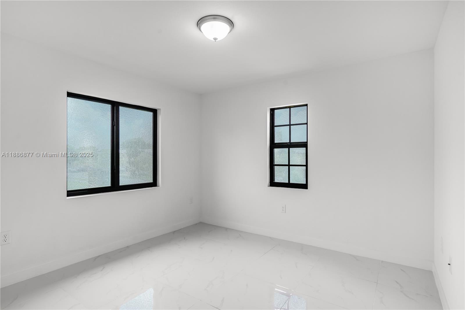   /  2400 sq. ft. $ 2025-09-29 0 Photo