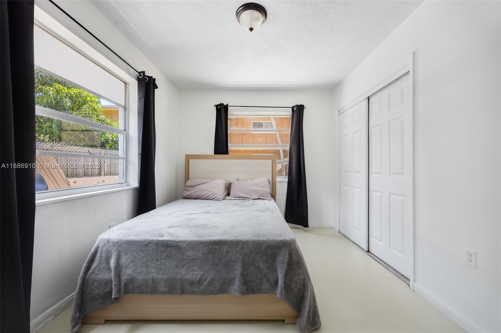   /   sq. ft. $ 2025-09-29 0 foto