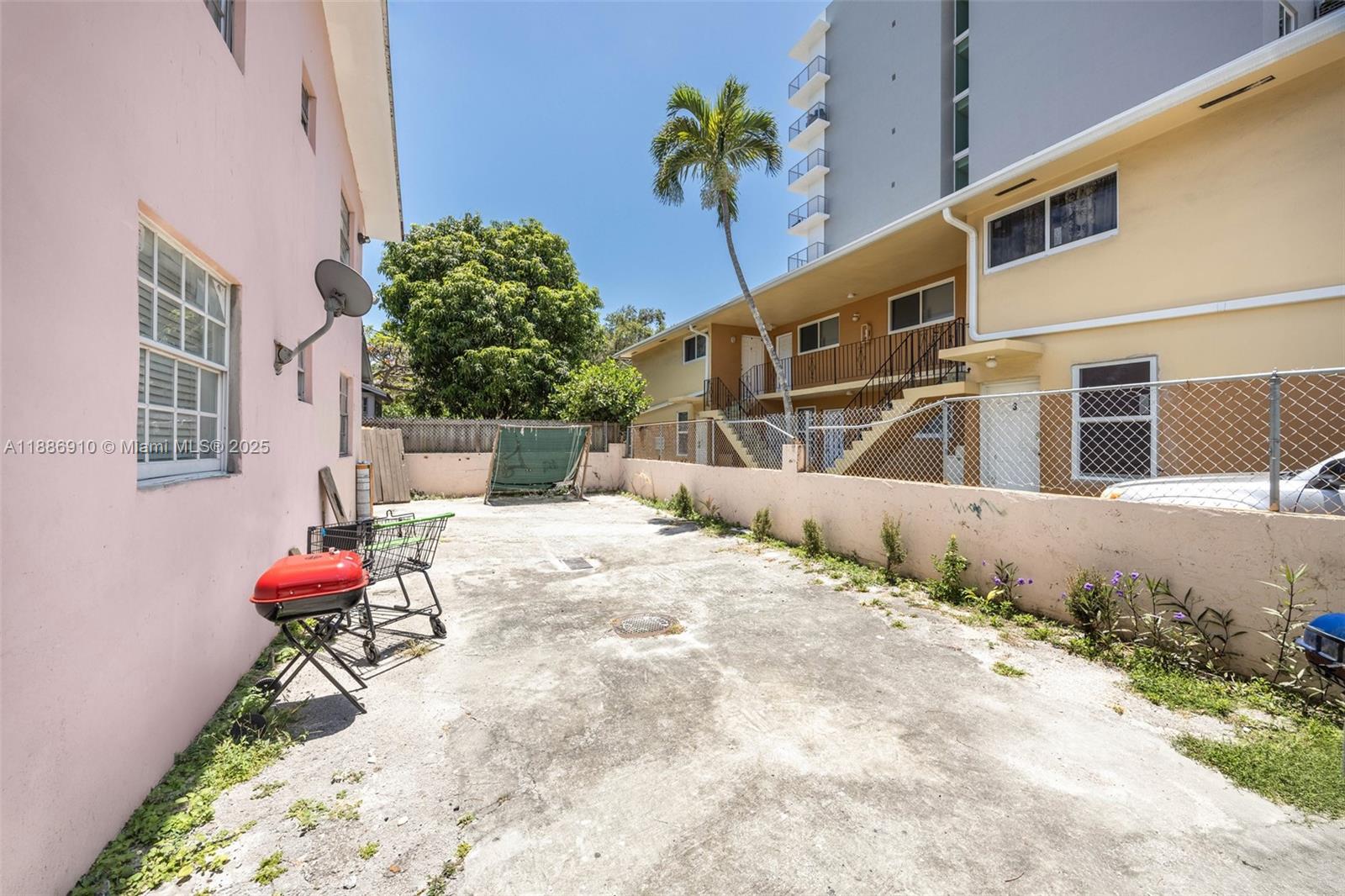  /   sq. ft. $ 2025-09-29 0 foto