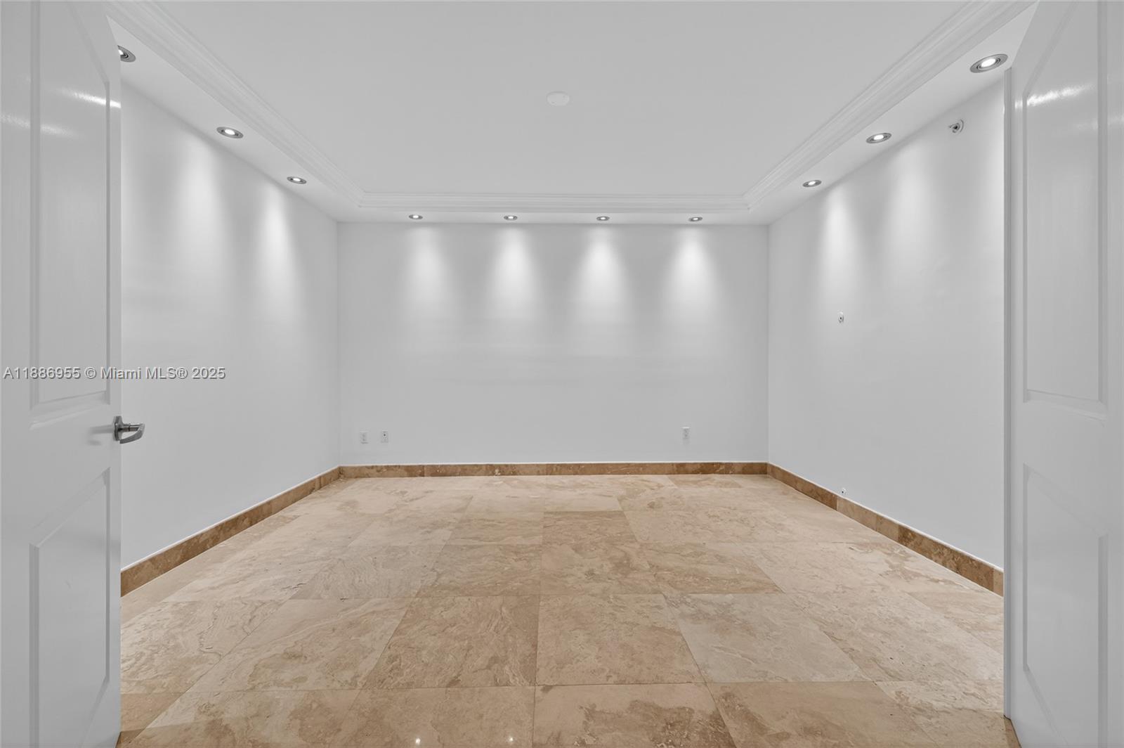 Photo of 3101 Ocean Dr  #2403, Hollywood, Florida, 33019 - 