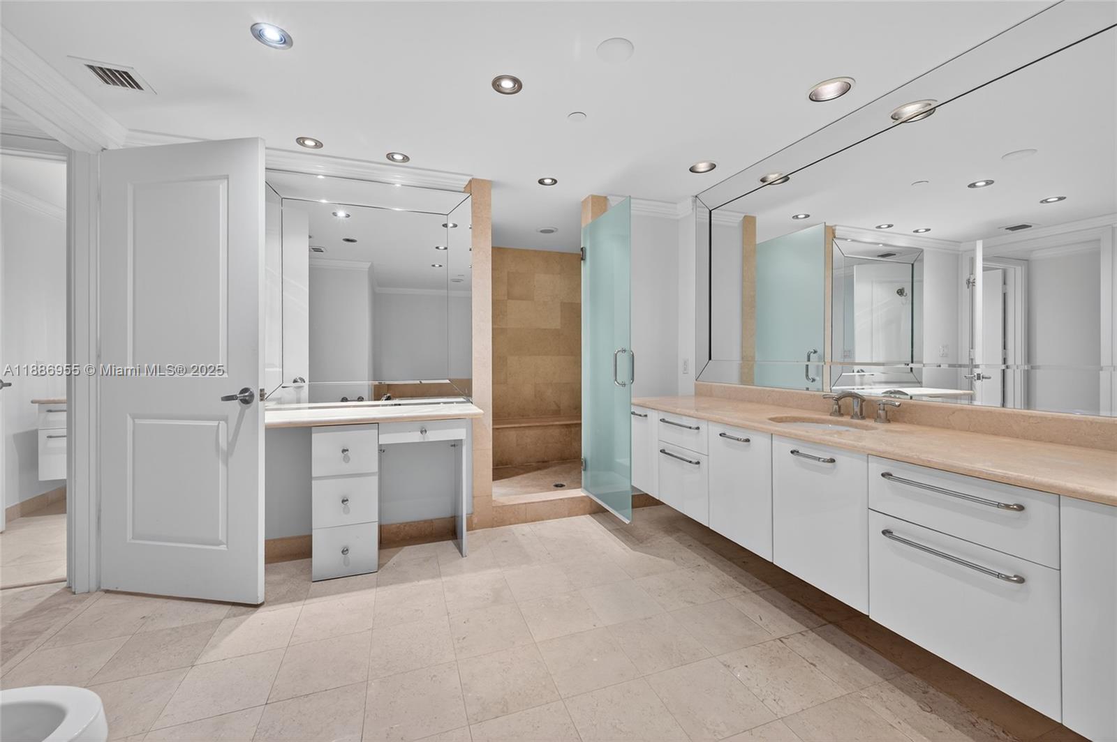 Photo of 3101 Ocean Dr  #2403, Hollywood, Florida, 33019 - 