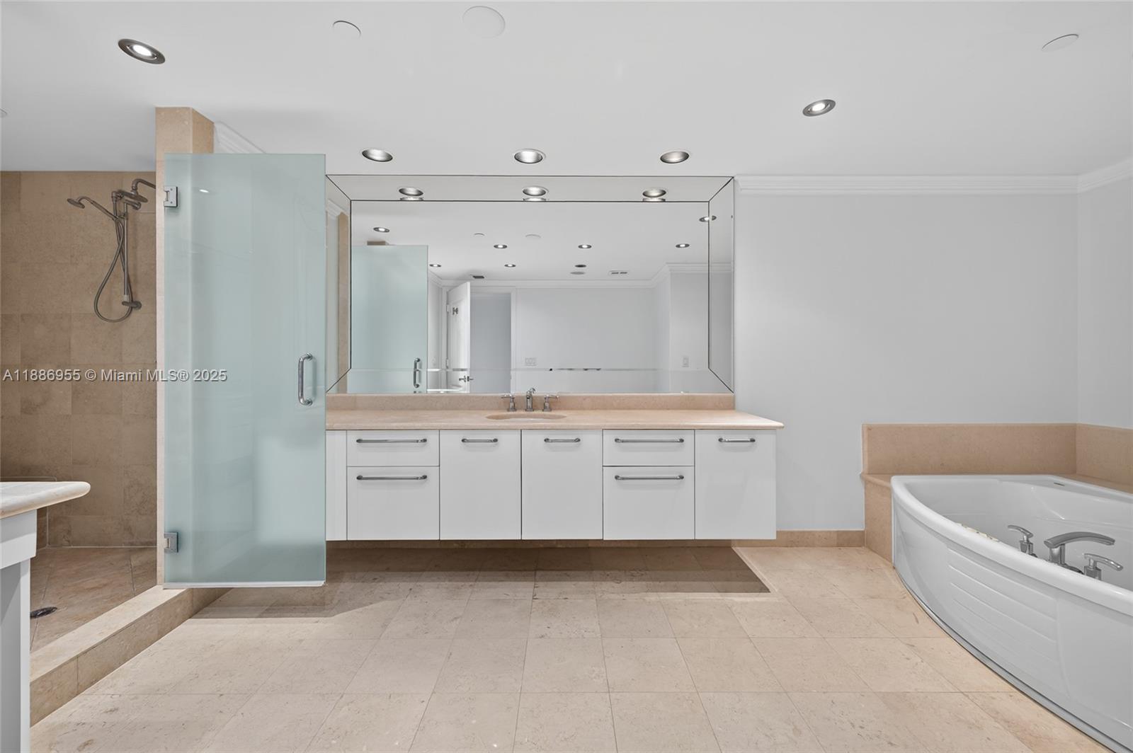 Photo of 3101 Ocean Dr  #2403, Hollywood, Florida, 33019 - 