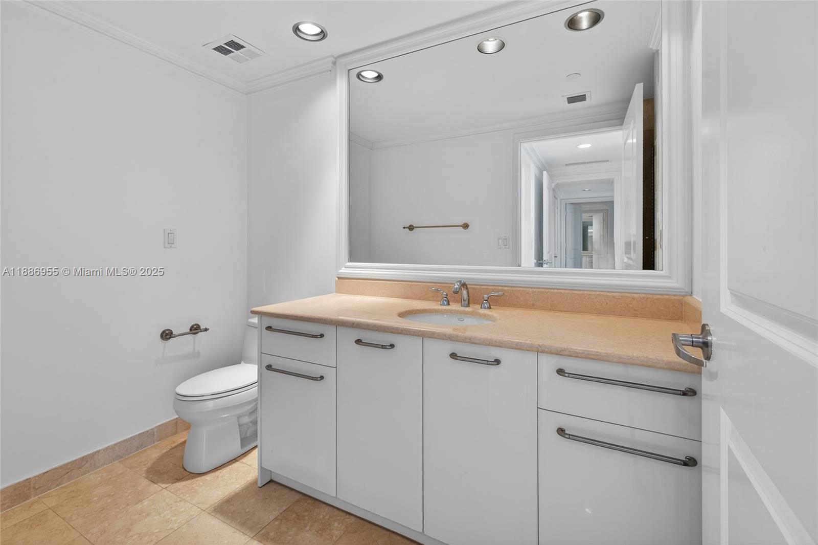 Photo of 3101 Ocean Dr  #2403, Hollywood, Florida, 33019 - 