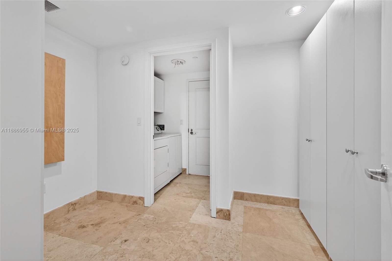 Photo of 3101 Ocean Dr  #2403, Hollywood, Florida, 33019 - 