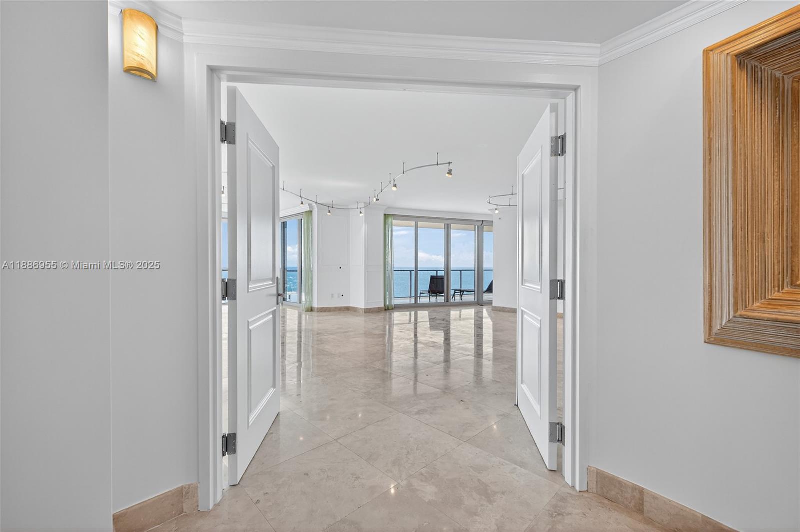 Photo of 3101 Ocean Dr #2403, Hollywood, Florida, 33019 -