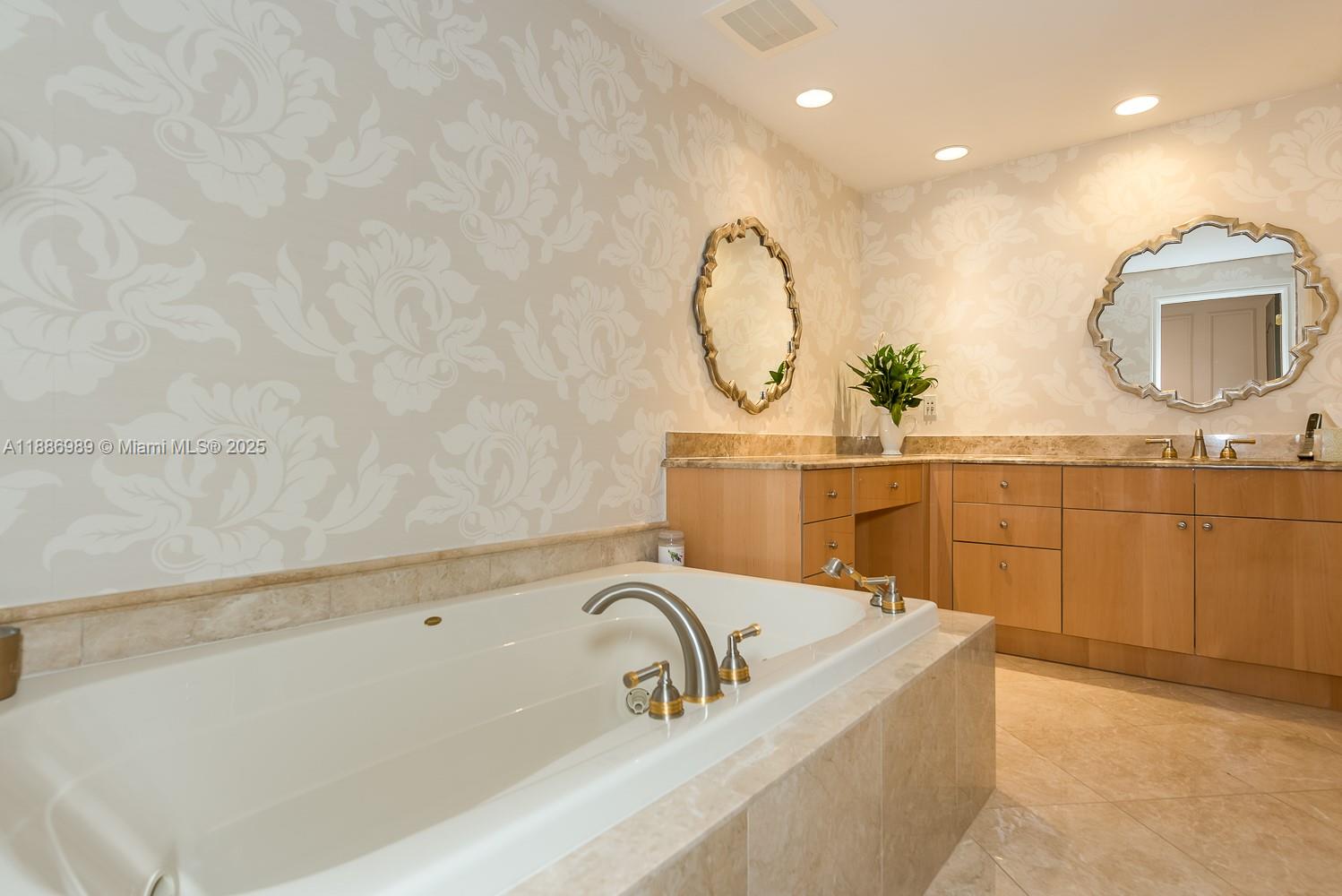 Photo of 3501 Ocean Dr  #7C, Hollywood, Florida, 33019 - 