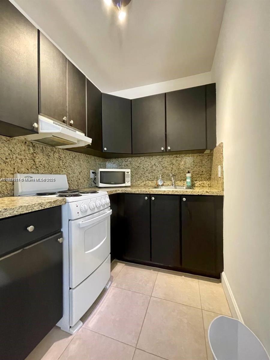   /  5857 sq. ft. $ 2025-09-30 0 Photo