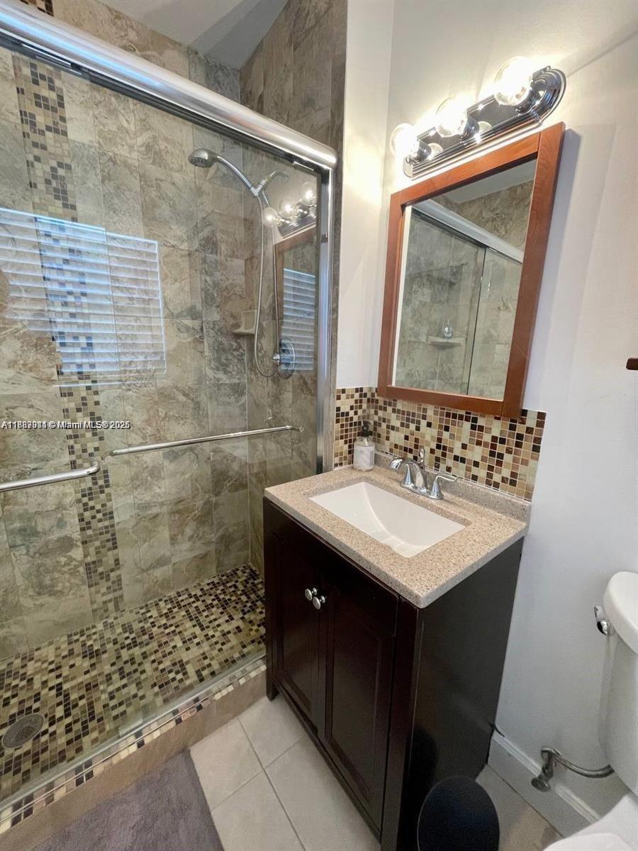   /  5857 sq. ft. $ 2025-09-30 0 Photo