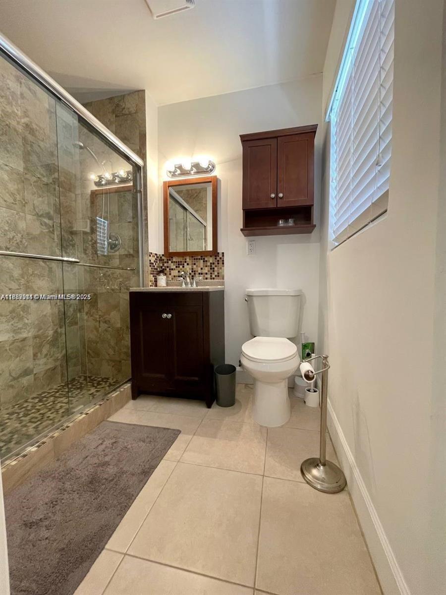   /  5857 sq. ft. $ 2025-09-30 0 Photo