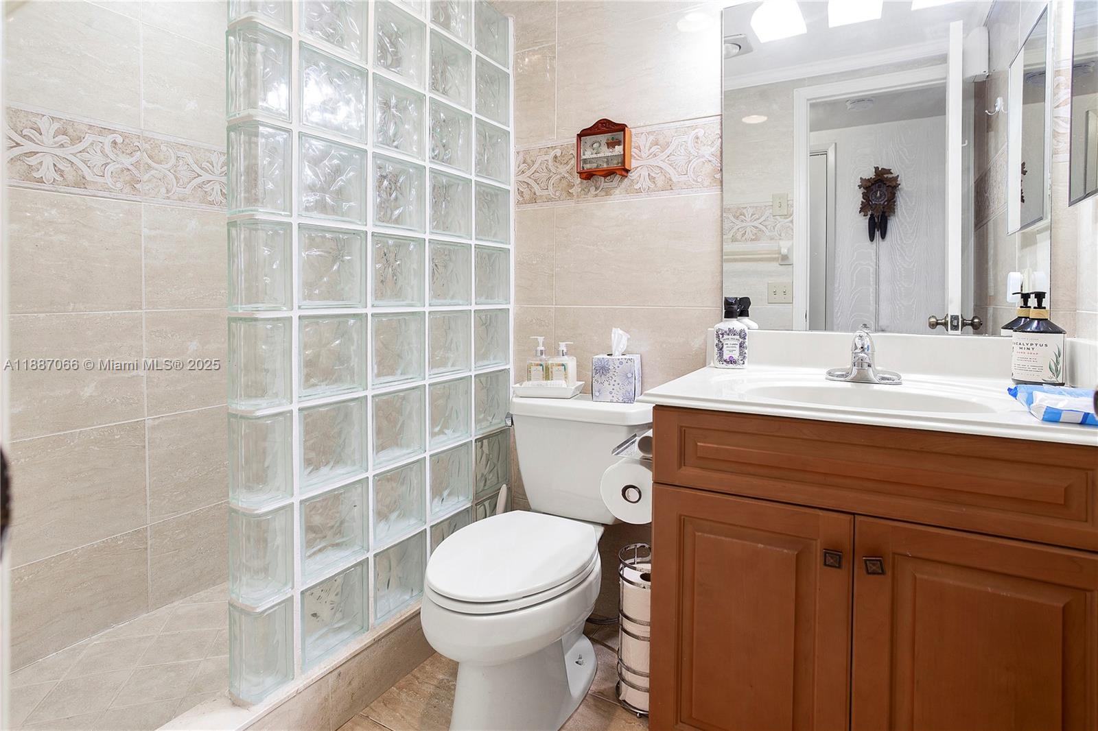 419C 2 / 2 1284 sq. ft. $ 2025-09-30 0 Photo