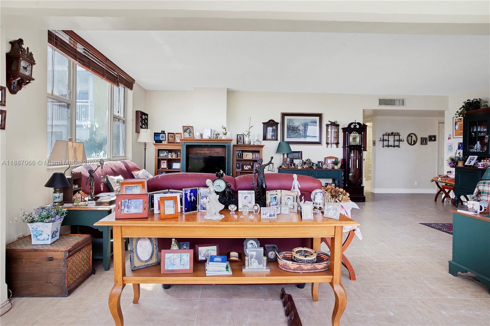419C 2 / 2 1284 sq. ft. $ 2025-09-30 0 Photo