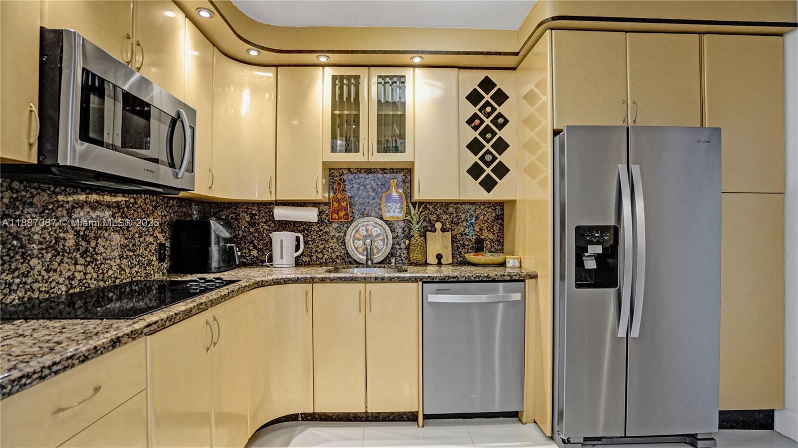 1931 2 / 2 1357 sq. ft. $ 2025-09-30 0 Photo