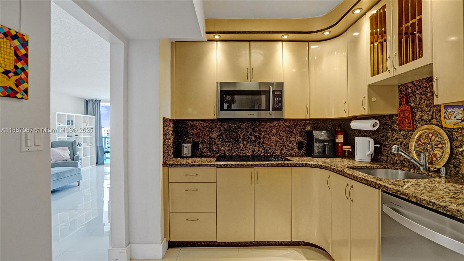 1931 2 / 2 1357 sq. ft. $ 2025-09-30 0 Photo