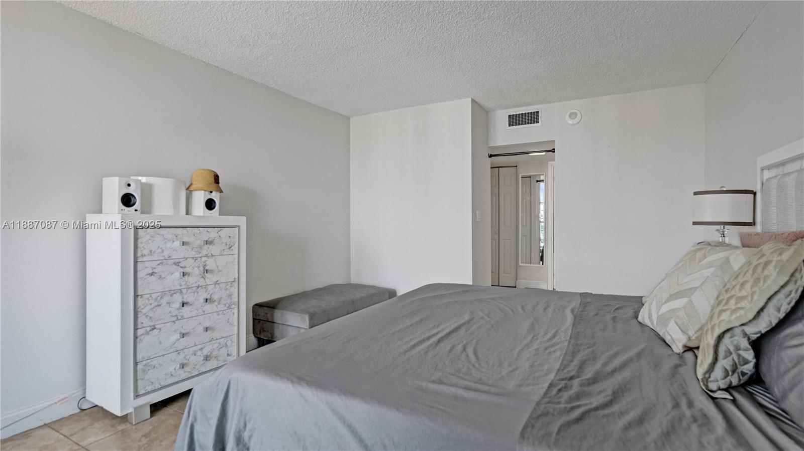 1931 2 / 2 1357 sq. ft. $ 2025-09-30 0 Photo