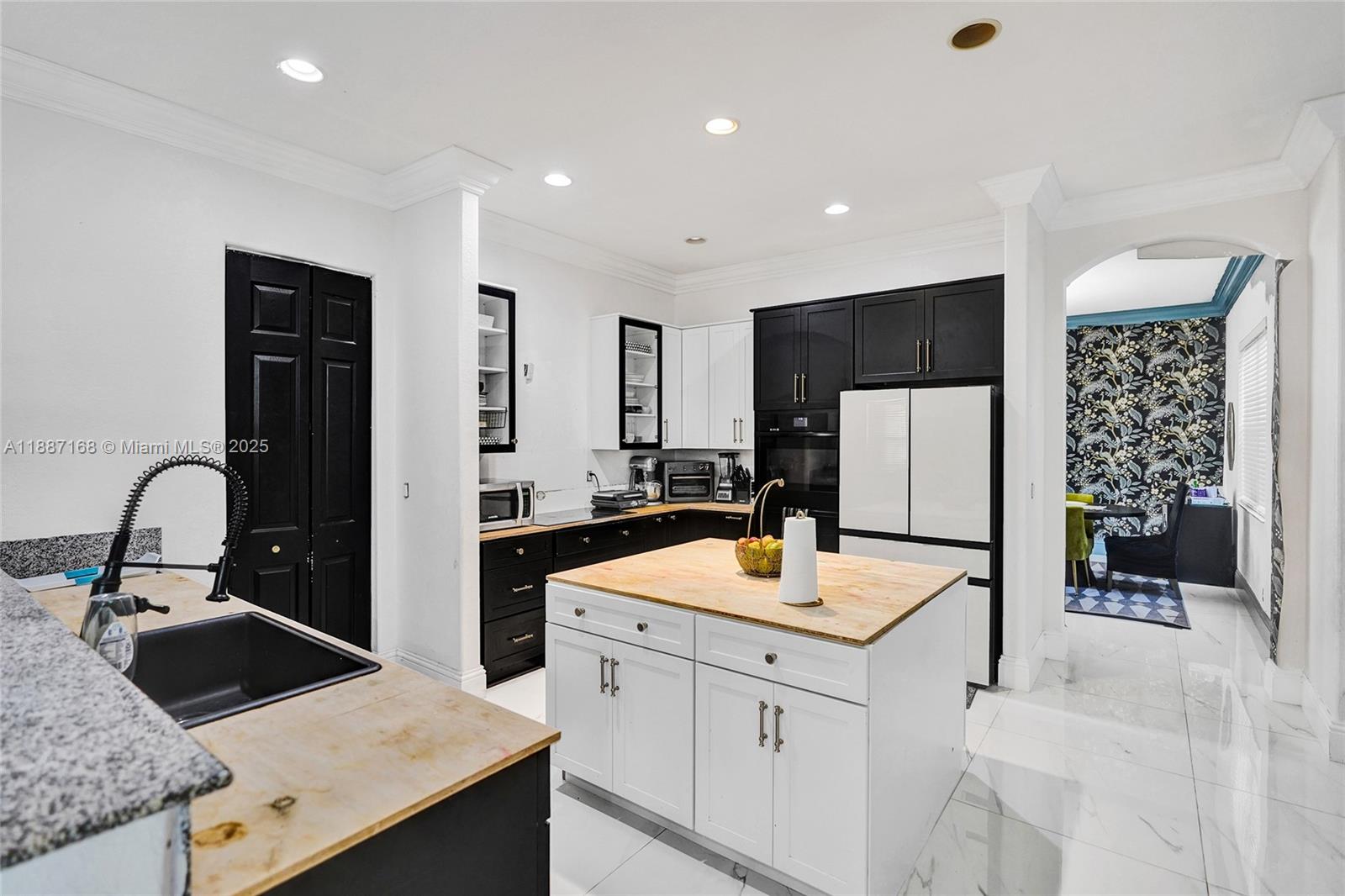 See details 8824 5 / 3 3408 sq. ft. $ 2026-02-27 0 Photo