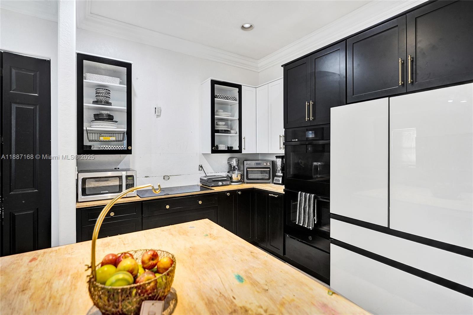 See details 8824 5 / 3 3408 sq. ft. $ 2026-02-27 0 Photo