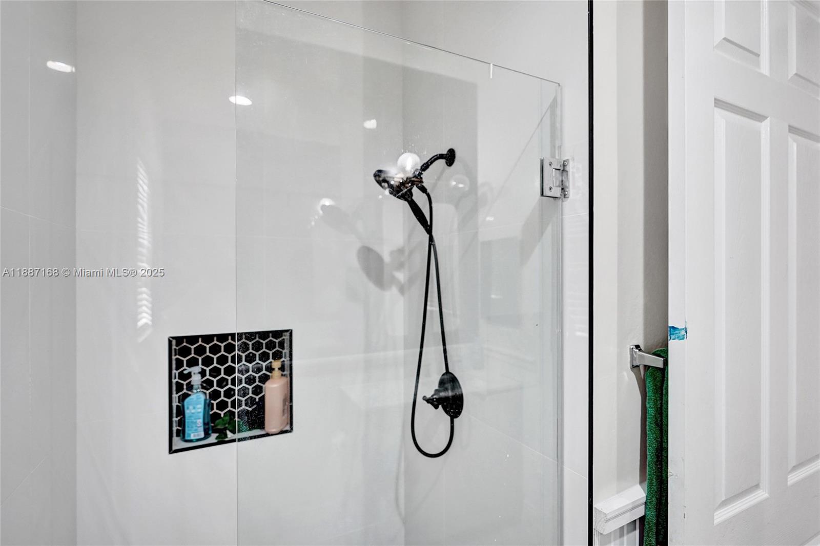 See details 8824 5 / 3 3408 sq. ft. $ 2026-02-27 0 Photo