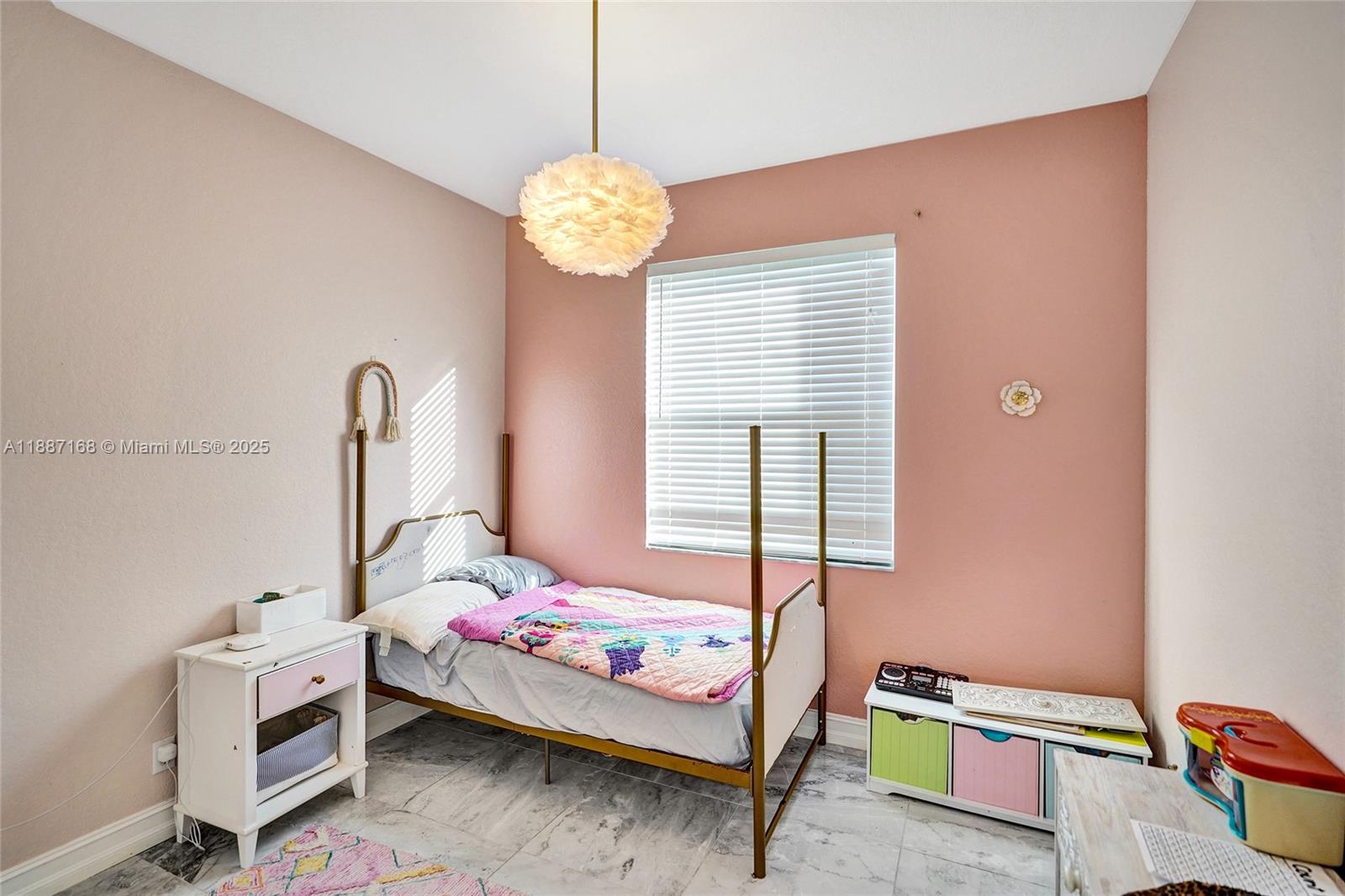 See details 8824 5 / 3 3408 sq. ft. $ 2026-02-27 0 Photo