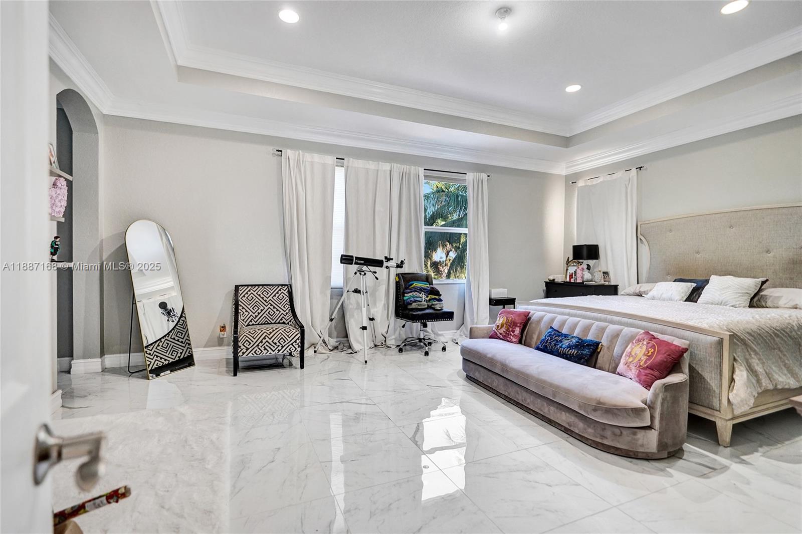 See details 8824 5 / 3 3408 sq. ft. $ 2026-02-27 0 Photo