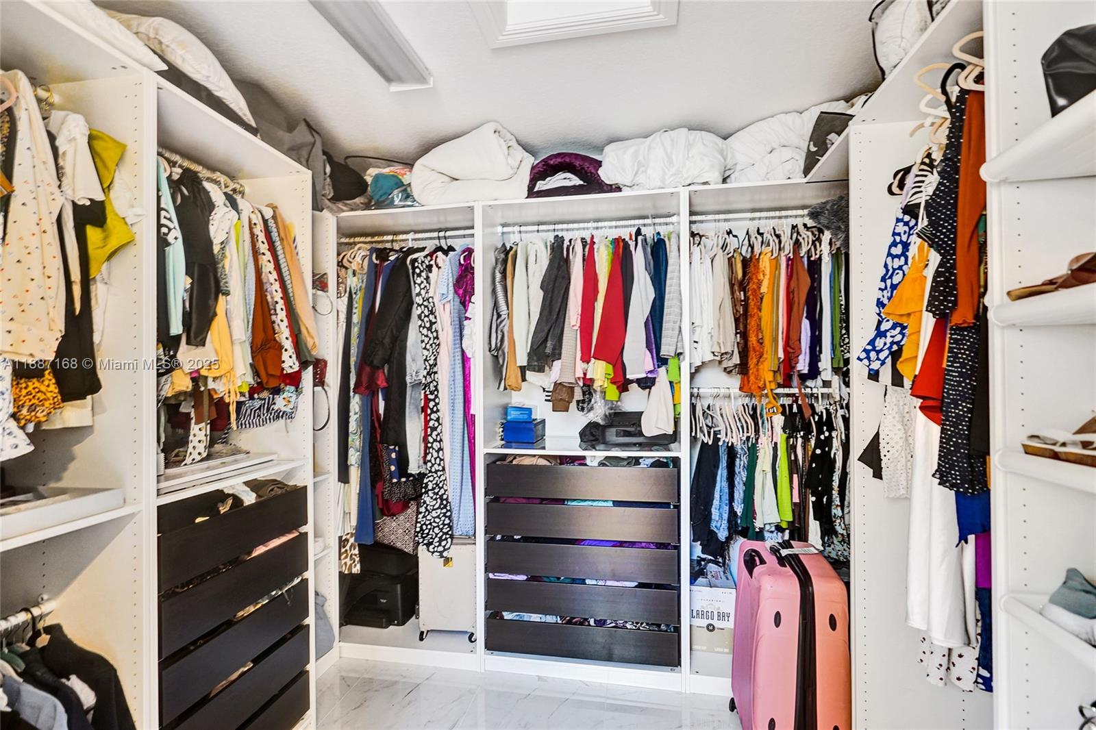 See details 8824 5 / 3 3408 sq. ft. $ 2026-02-27 0 Photo