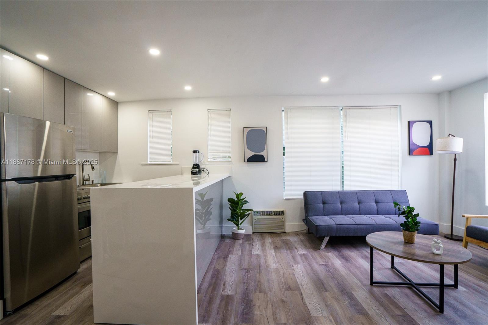   /   sq. ft. $ 2025-09-30 0 Photo