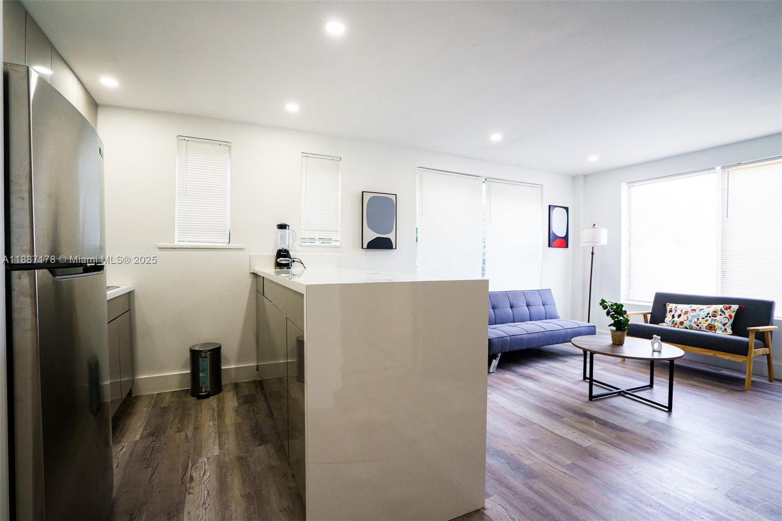   /   sq. ft. $ 2025-09-30 0 Photo