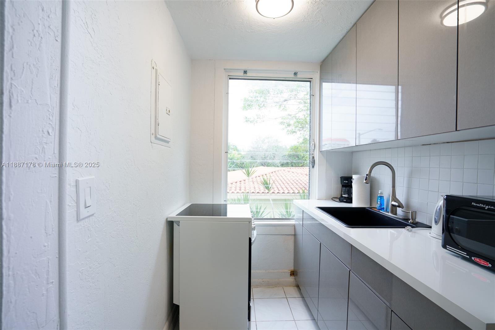   /   sq. ft. $ 2025-09-30 0 Photo