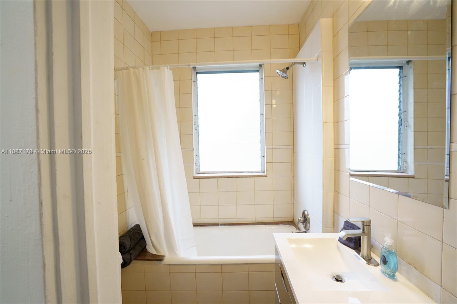   /   sq. ft. $ 2025-09-30 0 Photo