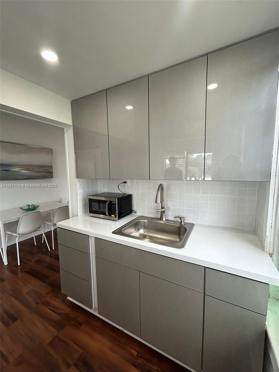   /   sq. ft. $ 2025-09-30 0 Photo
