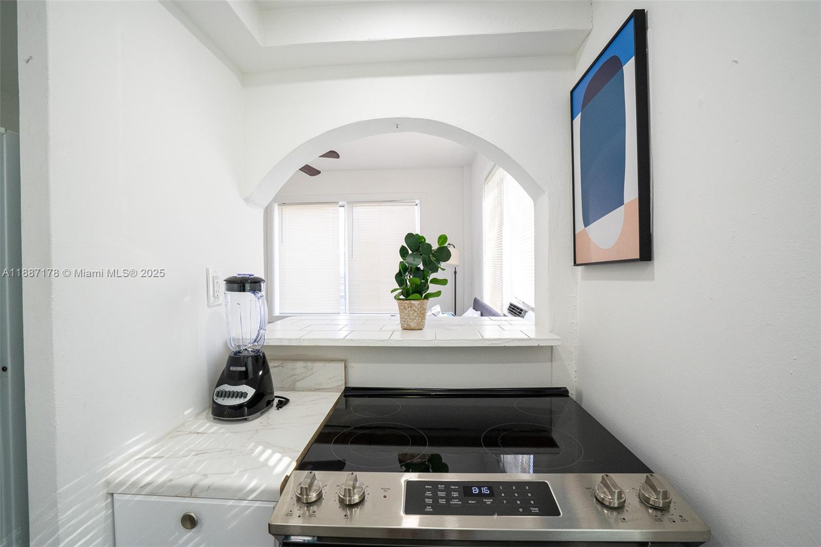   /   sq. ft. $ 2025-09-30 0 Photo