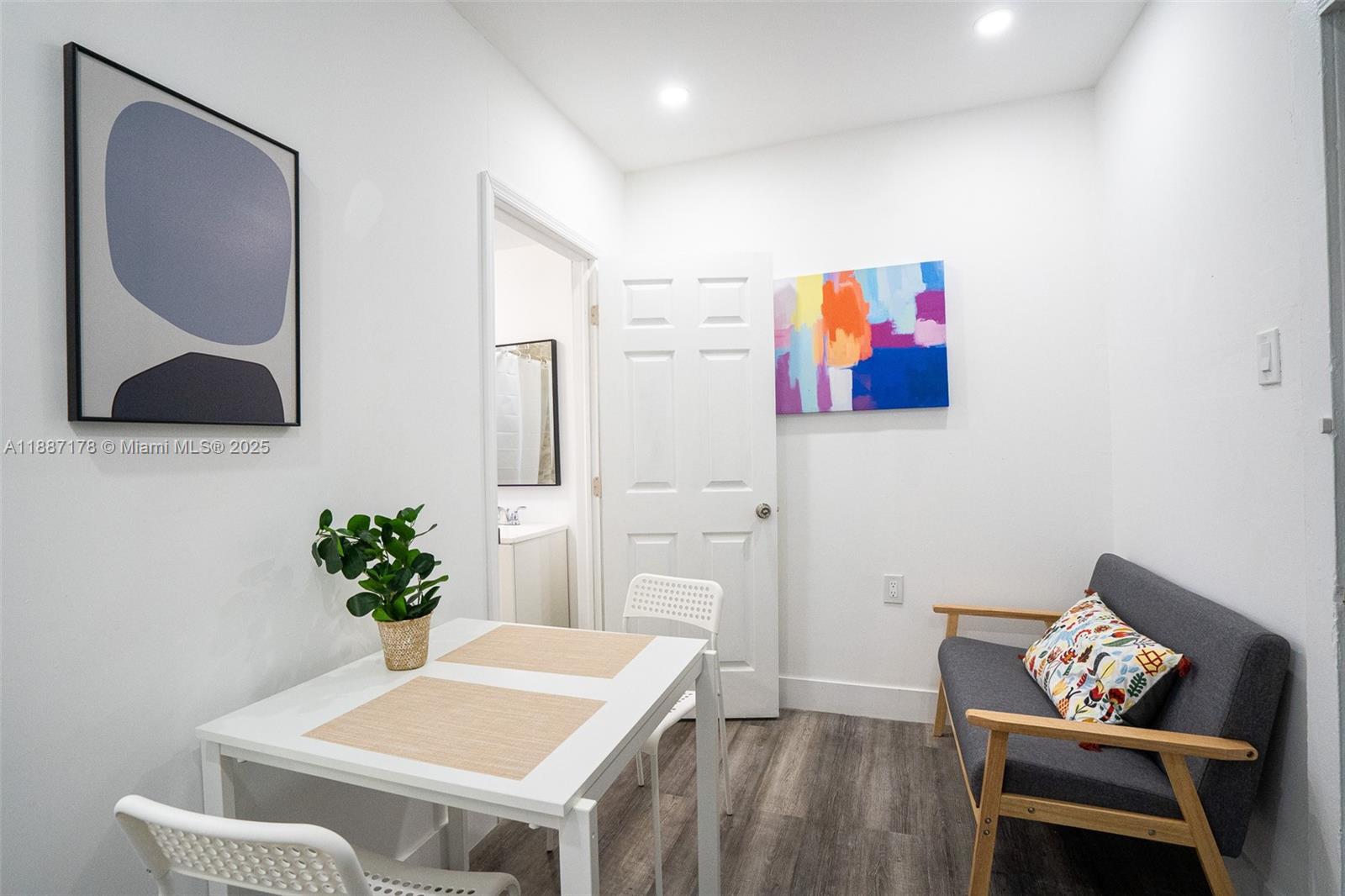   /   sq. ft. $ 2025-09-30 0 Photo
