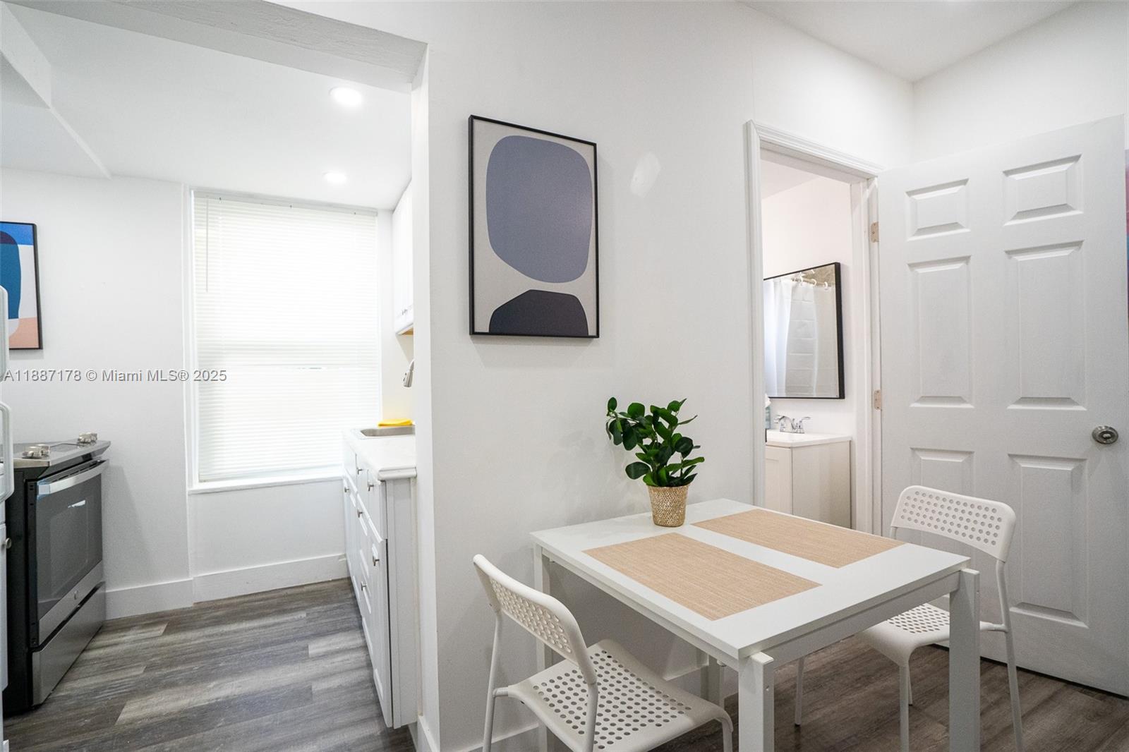   /   sq. ft. $ 2025-09-30 0 Photo