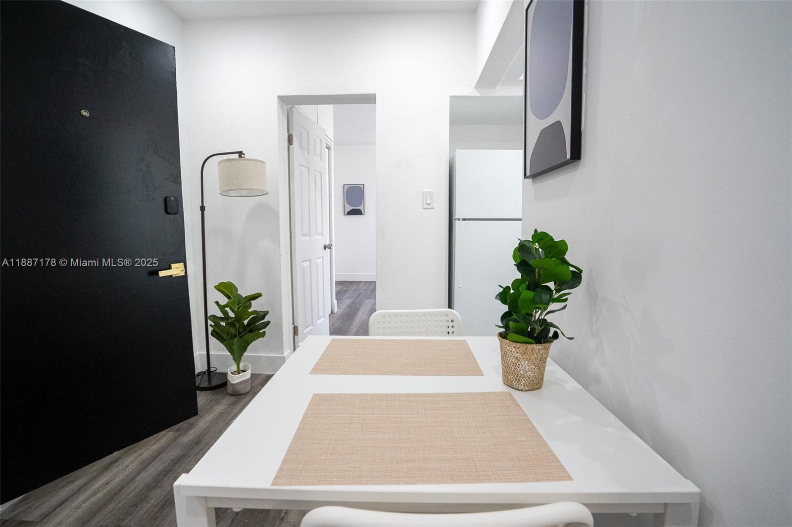  /   sq. ft. $ 2025-09-30 0 Photo