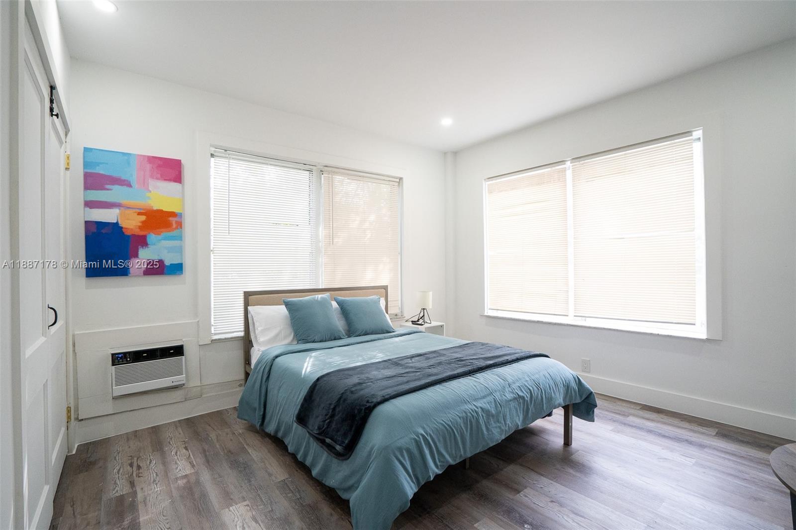   /   sq. ft. $ 2025-09-30 0 Photo