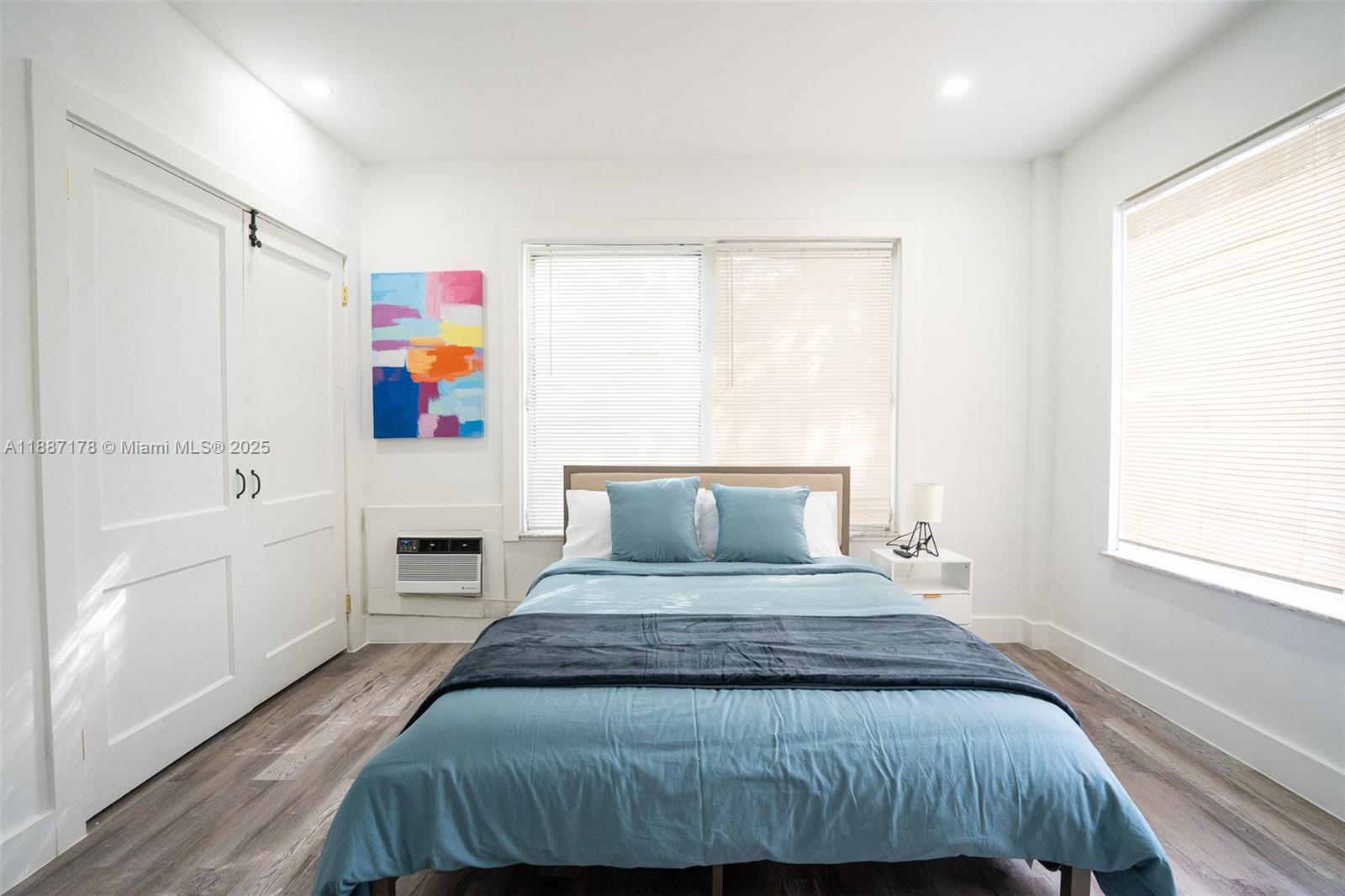   /   sq. ft. $ 2025-09-30 0 Photo